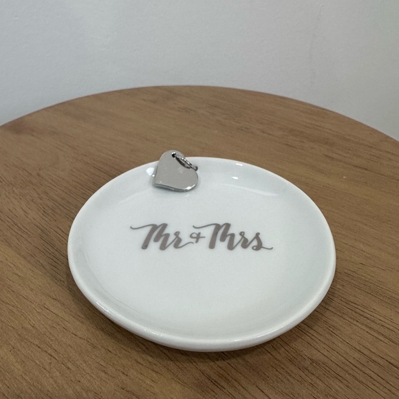 Mr & Mrs White Ring Dish with Silver Heart Charm - Picture 1 of 6